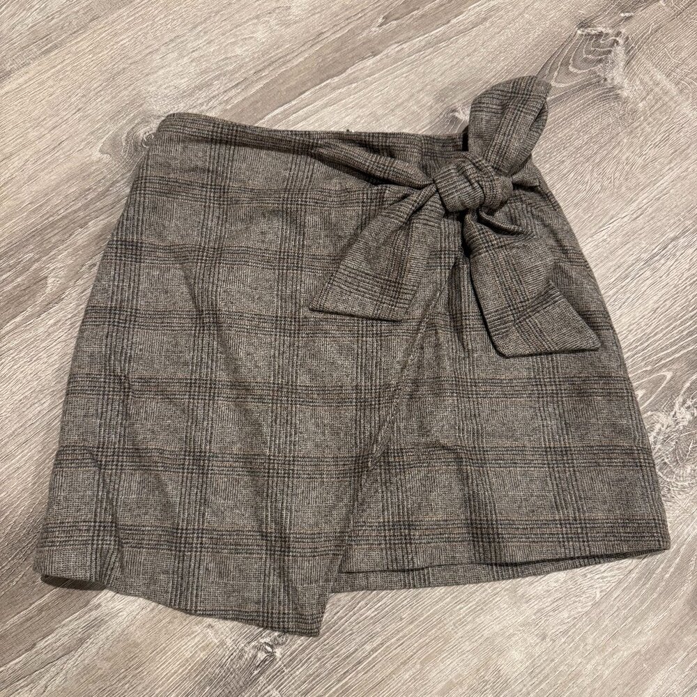 Wilfred grey plaid Skort with bowtie around waist